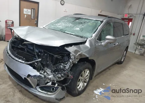 2017 Chrysler Pacifica Touring-L из США, поврежденный, VIN 2C4RC1BG4HR811476